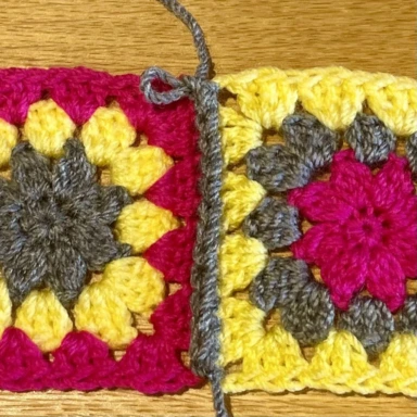 crochet granny squares - Joining with dc on the right side