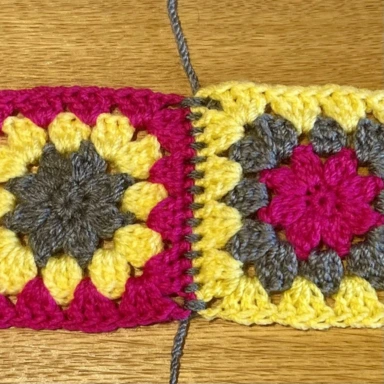 Crochet granny squares - Joining with dc on the wrong side